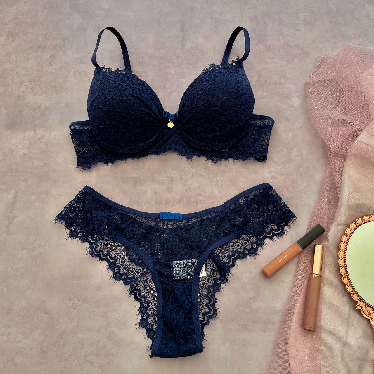 FULL LACE PADDED LINGERIE SET, A DELICATE AND CHARMING PIECE