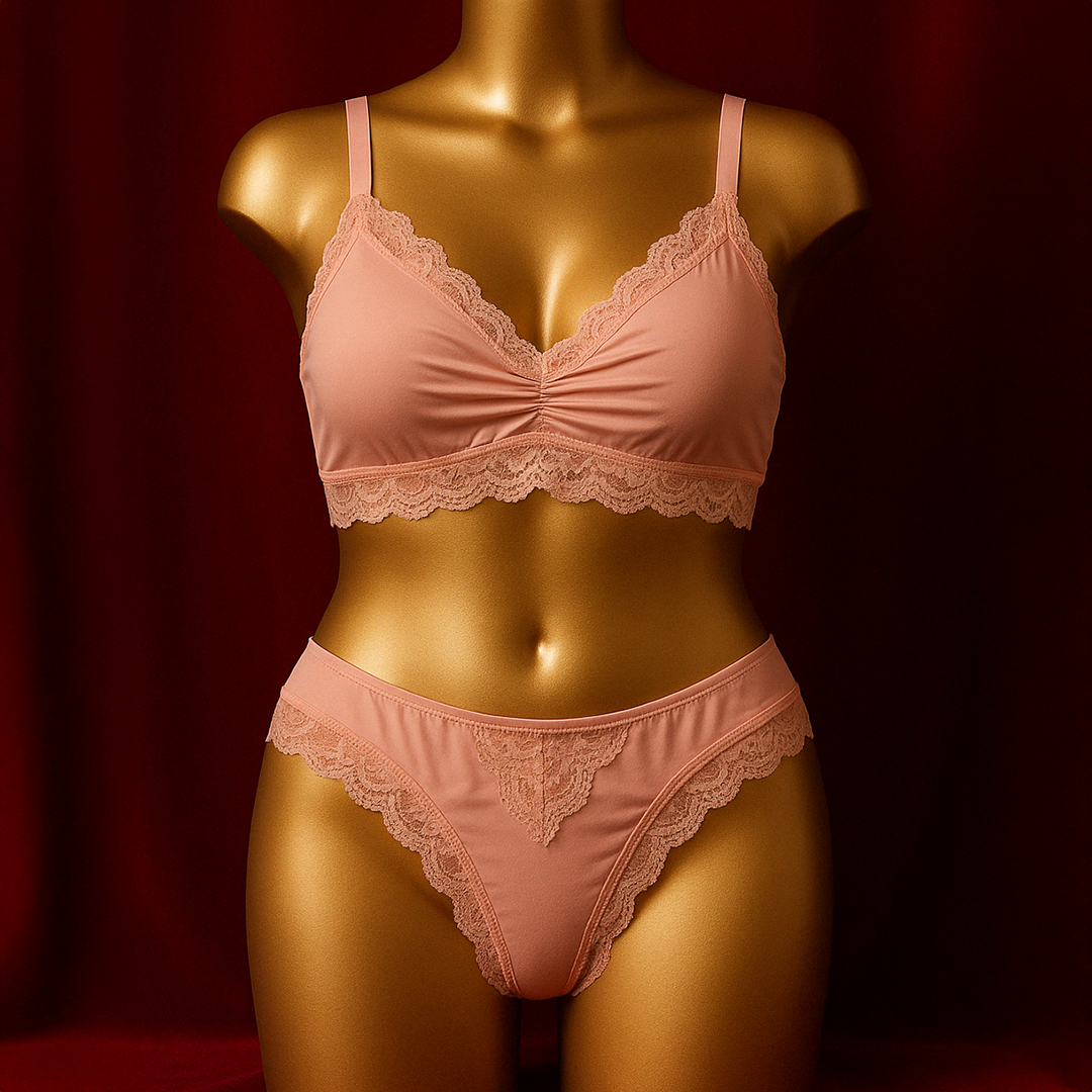 LINGERIE SET WITH REMOVABLE PADDED CUPS AND GATHERED DETAILS ON THE PANTY AND BRA
