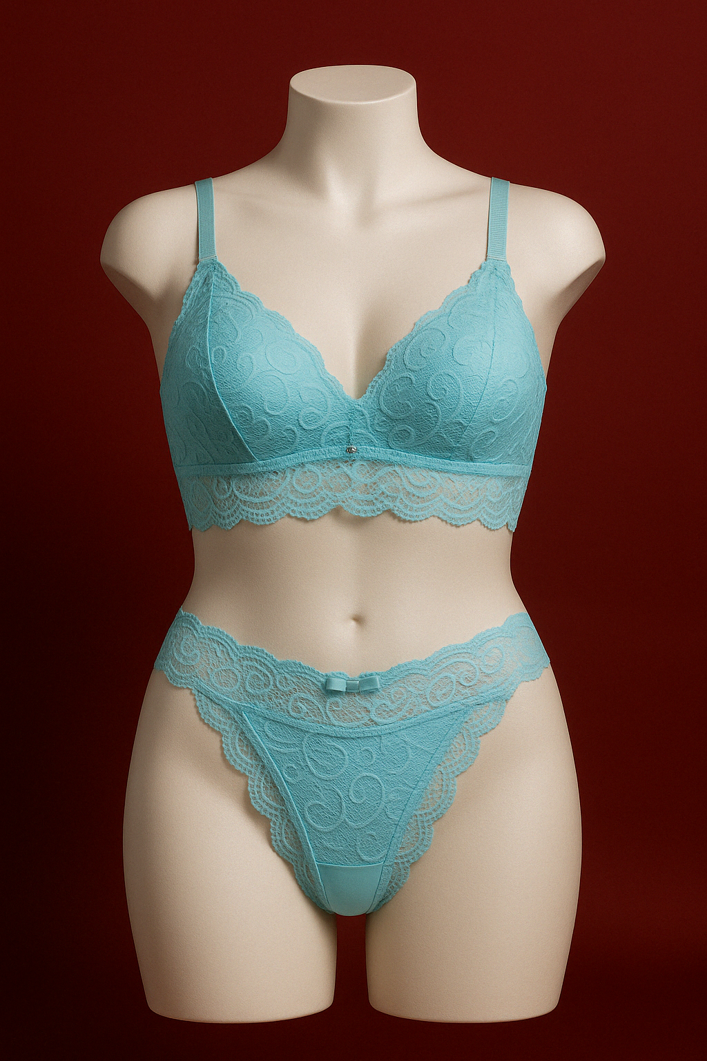 LINGERIE SET WITH REMOVABLE PADDING AND STRASS DETAIL ON THE BRA