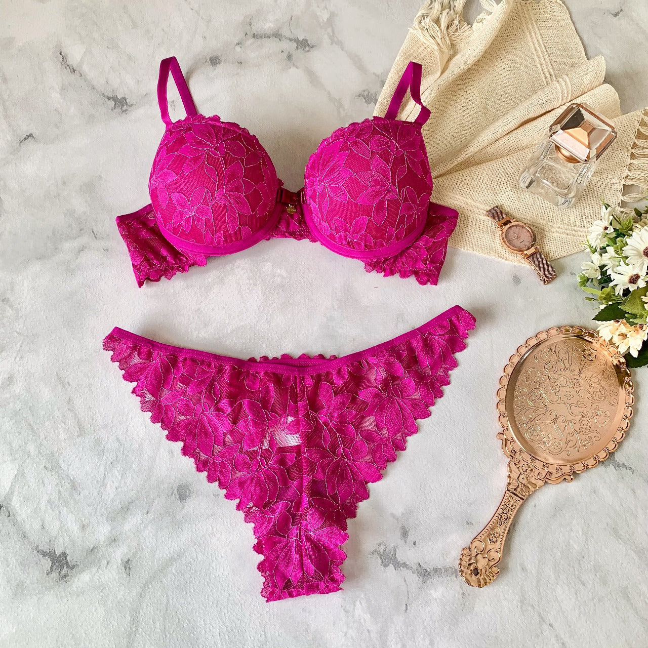 LINGERIE SET WITH ELASTIC BASE, MADE OF LACE AND MICROFIBER