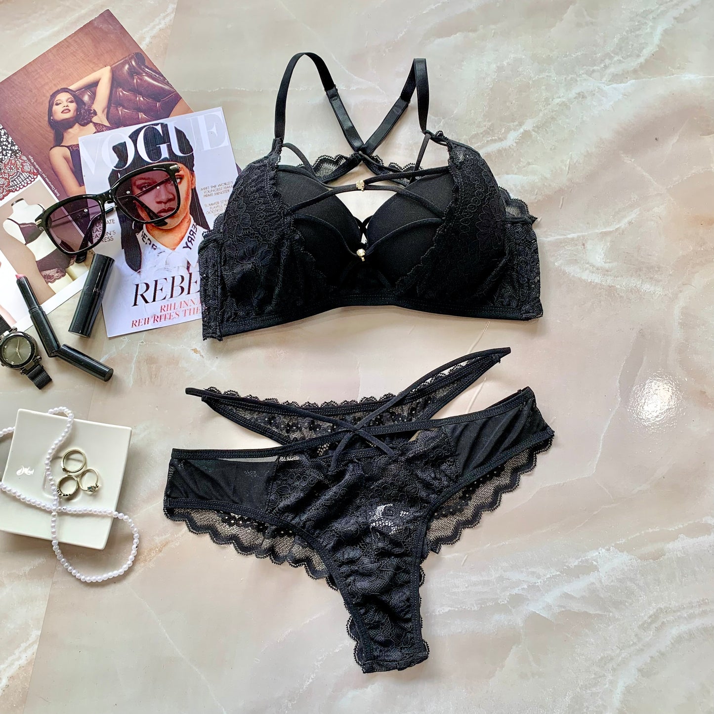 BRA WITH TWISTED FRONT AND INTRICATE BACK DESIGN, PANTY WITH SENSUAL DETAILS