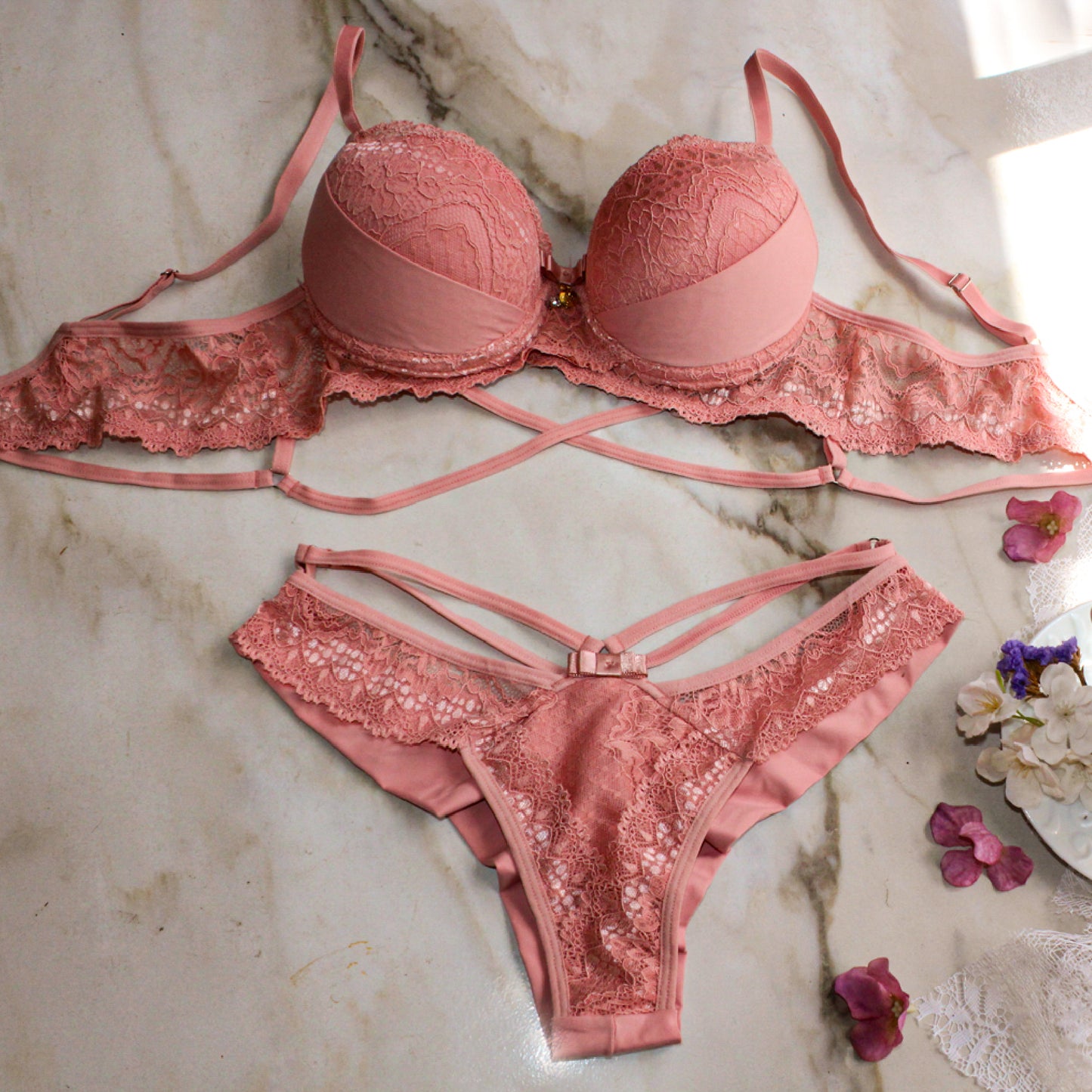 BRA WITH LACE CUTOUT ON THE PADDING AND BRAIDED BASE, DETAILED DOUBLE-STRING THONG