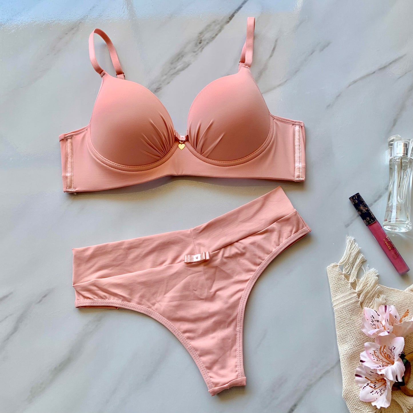 BASIC LINGERIE SET WITH FOAM BASE AND COVERED ELASTIC FOR COMFORT AND STYLE