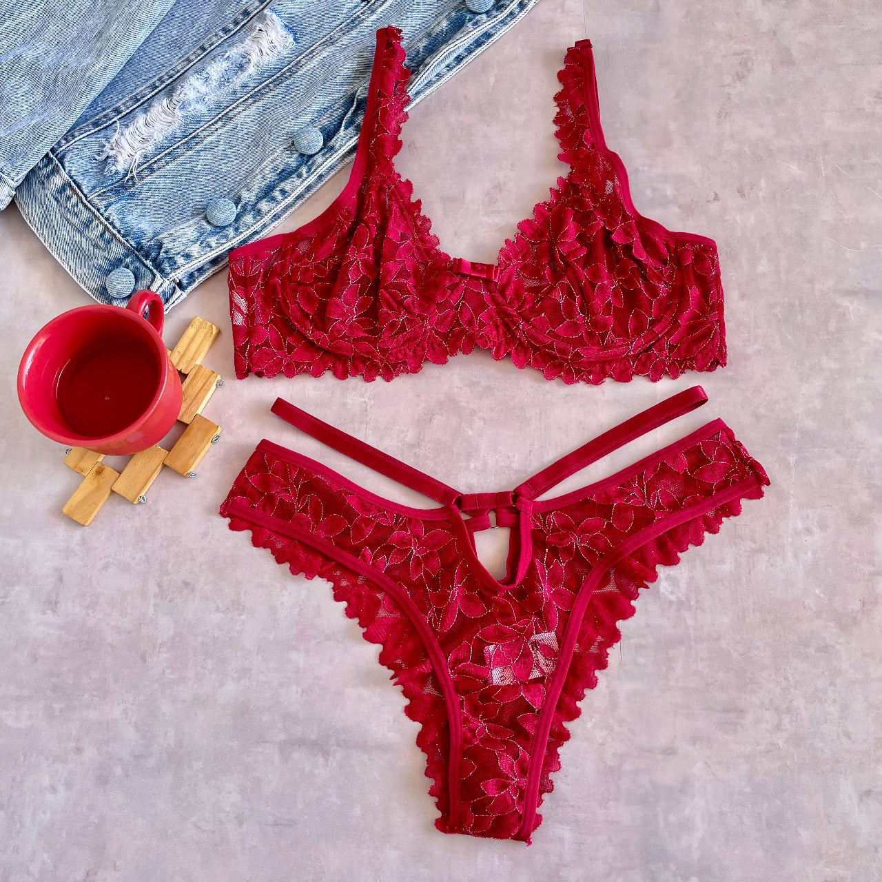 HALF-CUP BRA WITHOUT PADDING AND PANTY WITH WAIST DETAILS