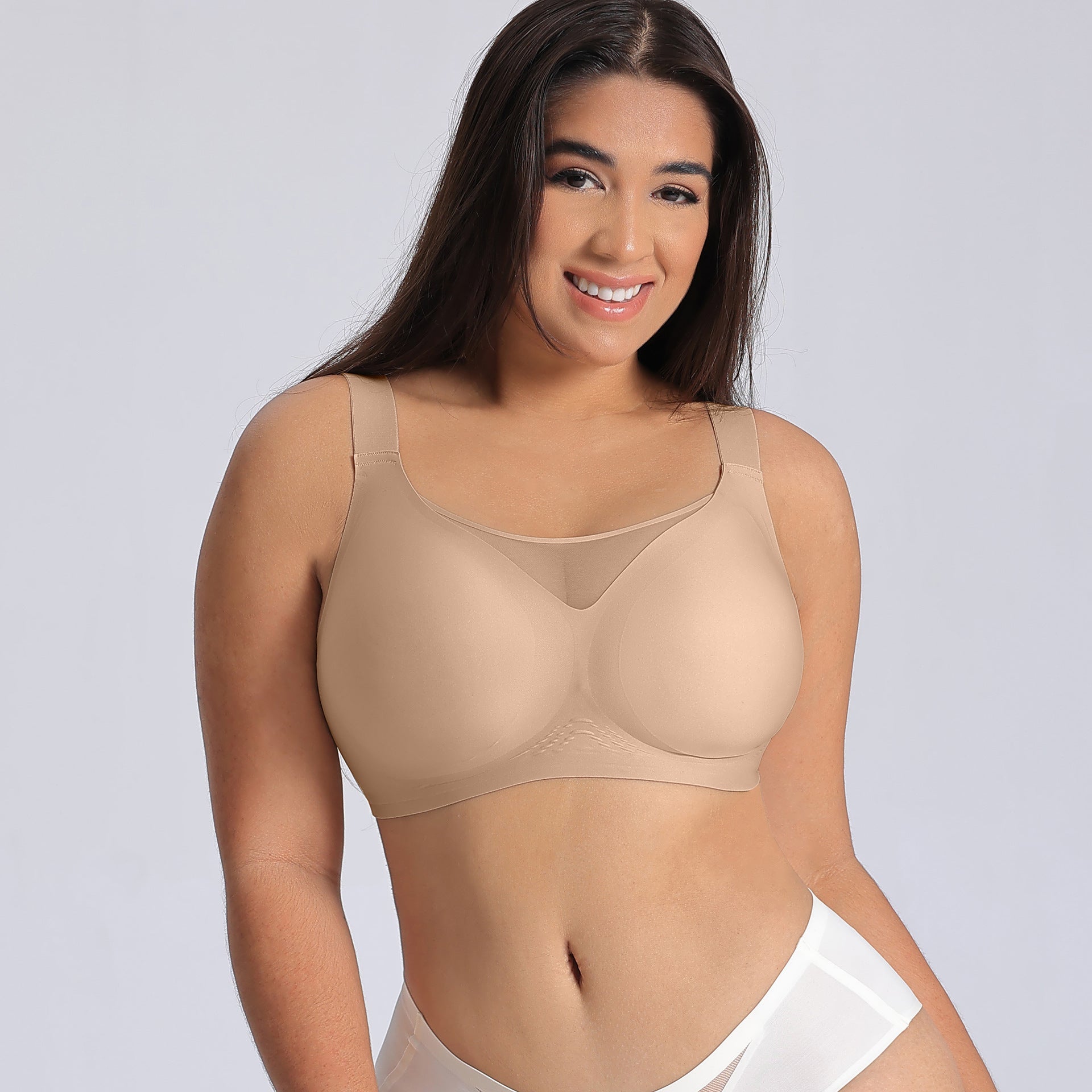 WIRE-FREE SHAPING BRA, COMFORTABLE AND BREATHABLE.