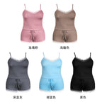 LIGHTWEIGHT PAJAMA SET WITH LACE DETAILS.