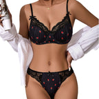 WOMEN’S LINGERIE WITH LACE DETAILS