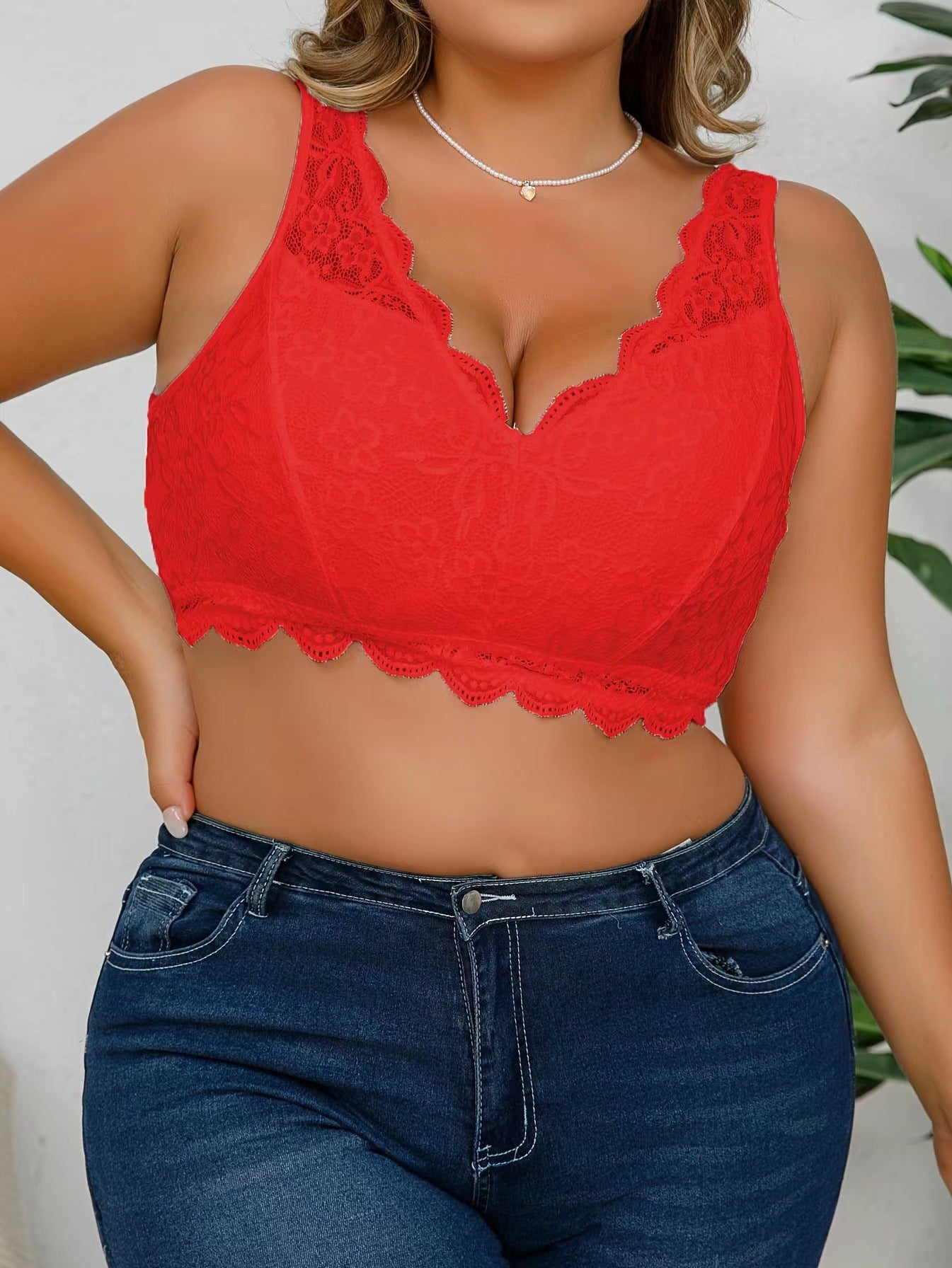 PLUS SIZE LACE BRA WITHOUT UNDERWIRE.