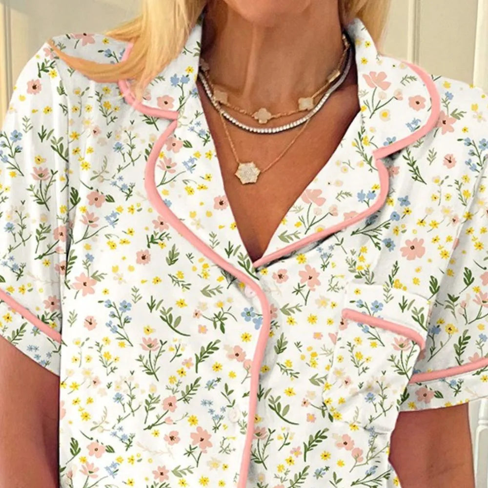 CASUAL WOMEN’S SET, MODERN AND VERSATILE.