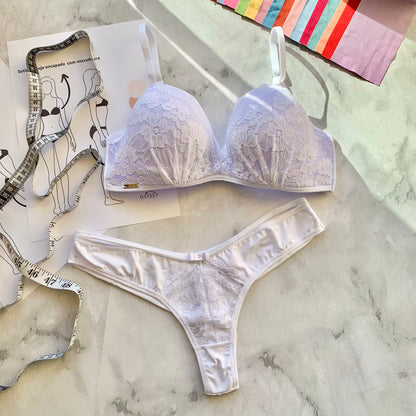 FOAM BASE BRA WITH DRAPED LACE ON THE PADDING, DOUBLE-STRING THONG