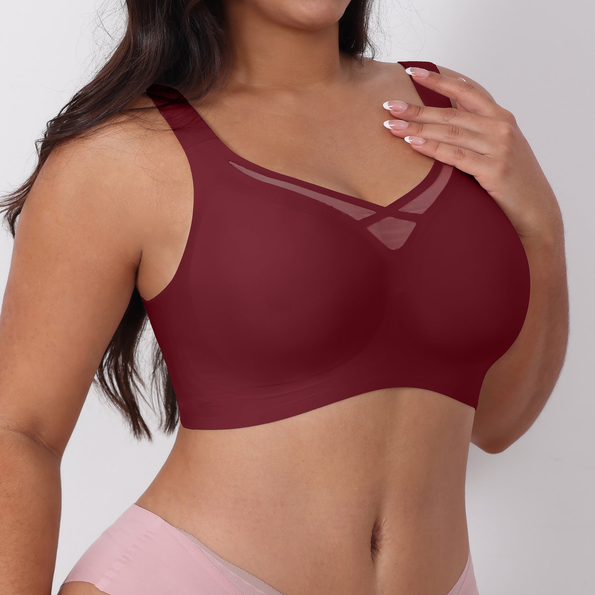 WIRE-FREE SHAPING BRA, COMFORTABLE AND BREATHABLE.