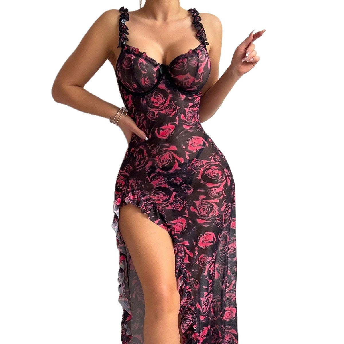 STRAPLESS DRESS WITH FLORAL PRINT AND SLIT.