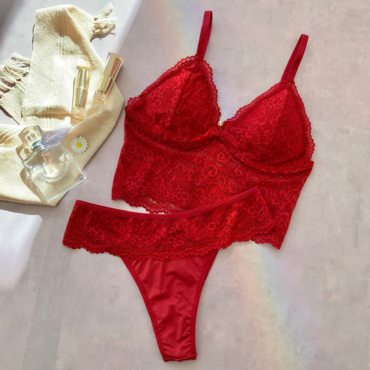 LINGERIE SET WITH REMOVABLE PADDING AND STRASS DETAIL ON THE BRA