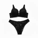 ALL-LACE LINGERIE SET WITH RISING DETAILS