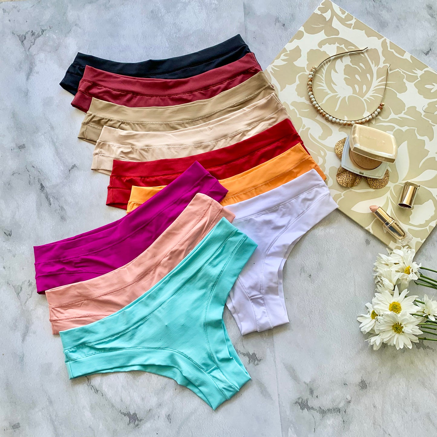 SEAMLESS MICROFIBER PANTY WITH WIDER BACK