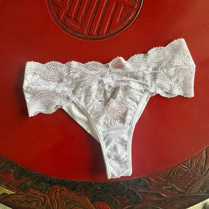 DOUBLE-STRING MICROFIBER THONG WITH LACE FRONT