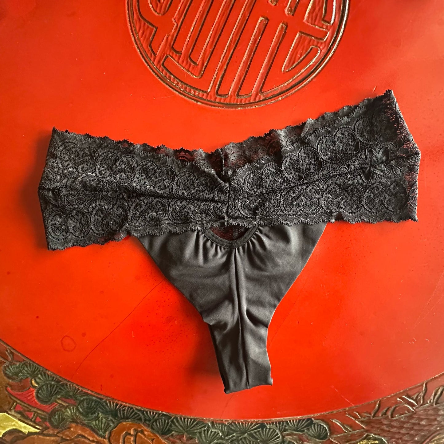 DOUBLE-STRING MICROFIBER THONG WITH LACE FRONT