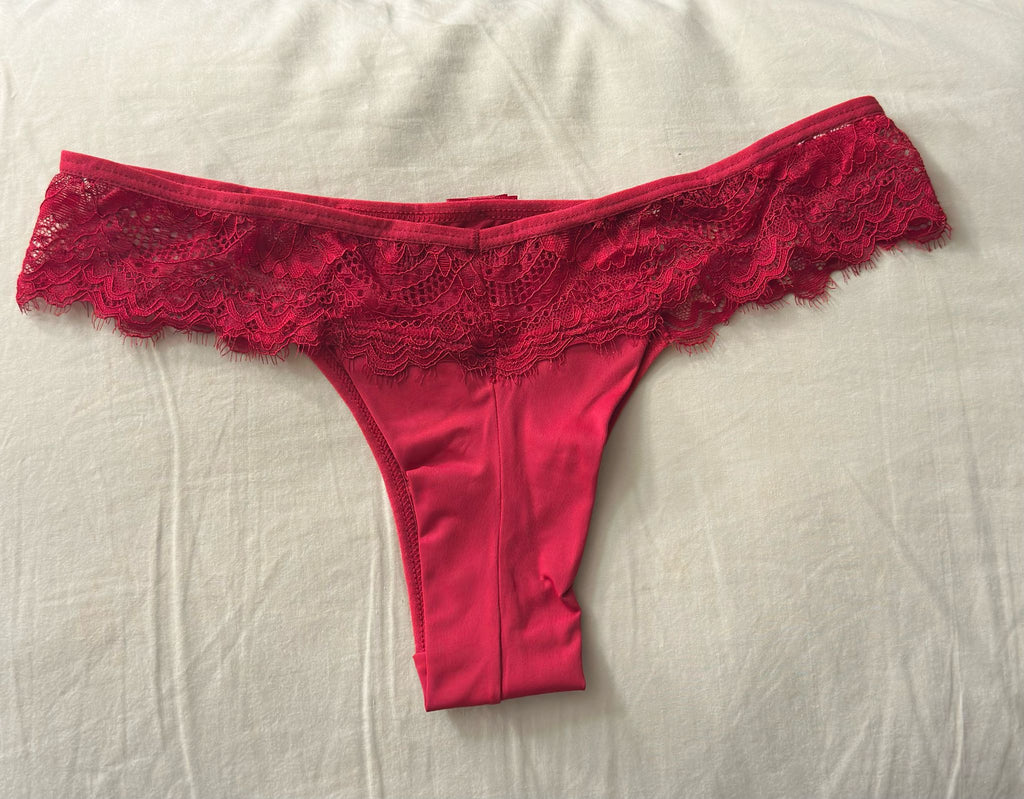 PADDED BRA AND DOUBLE-STRING THONG SET