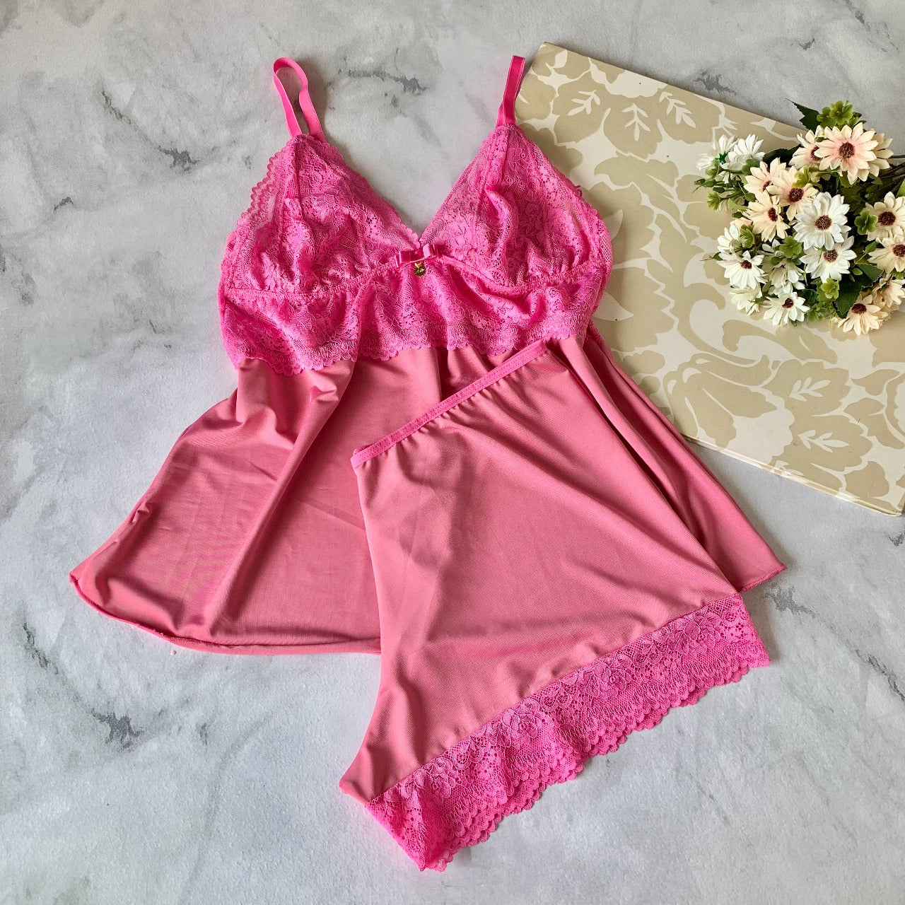 BABY DOLL IN LIGANET AND LACE FABRIC