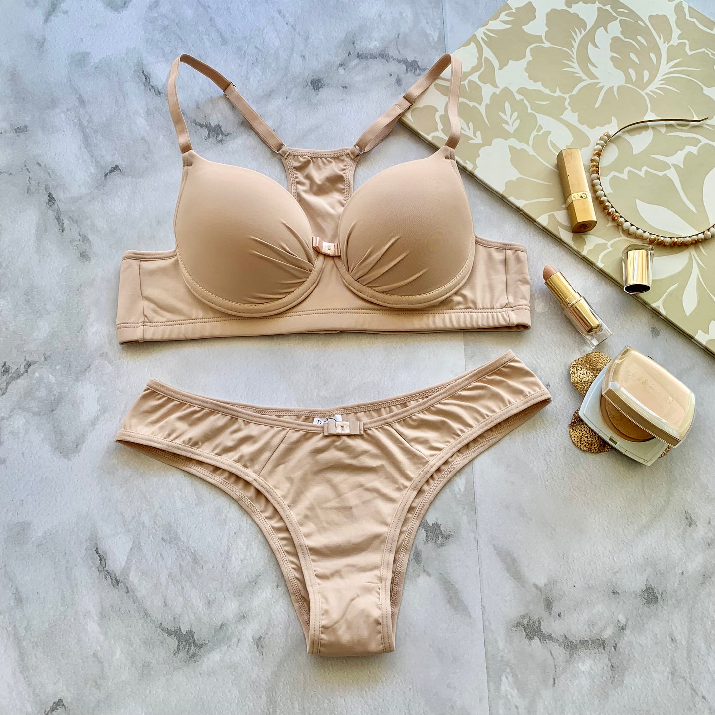 PLUS-SIZE LINGERIE SET, REINFORCED, PLAIN WITH PADDING AND FOAM BASE