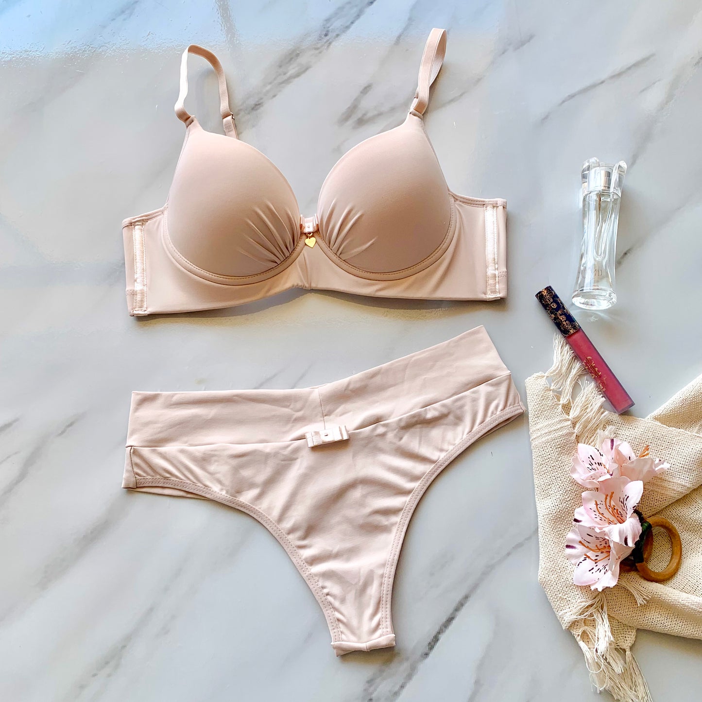 PLUS-SIZE LINGERIE SET, REINFORCED, PLAIN WITH PADDING AND FOAM BASE