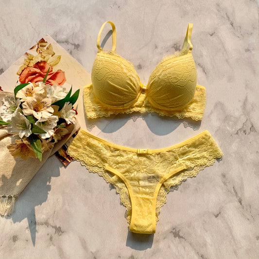 FULL LACE PADDED LINGERIE SET, A DELICATE AND CHARMING PIECE