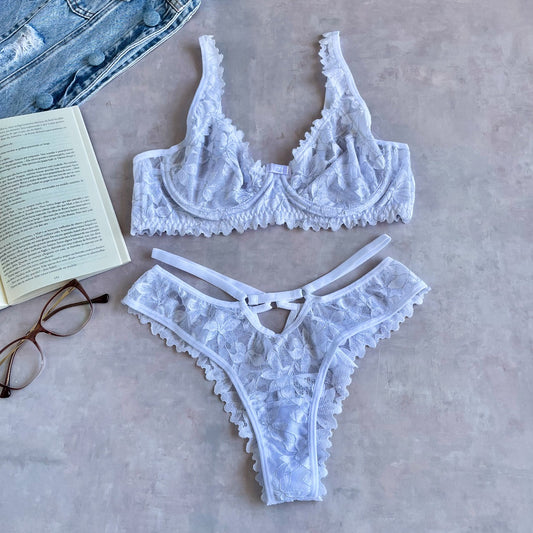 HALF-CUP BRA WITHOUT PADDING AND PANTY WITH WAIST DETAILS