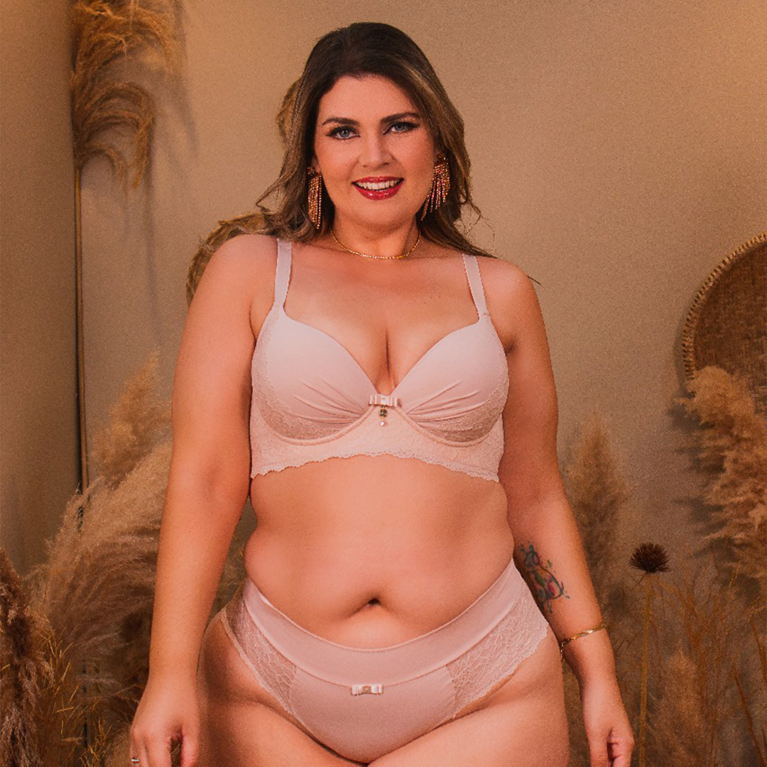 PLUS-SIZE LINGERIE SET WITH FOAM BASE IN MICROFIBER AND LACE