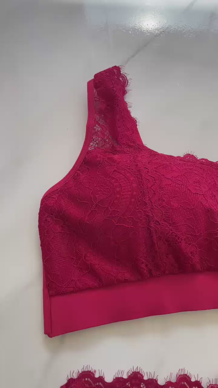 PLUS-SIZE LACE TOP LINGERIE SET