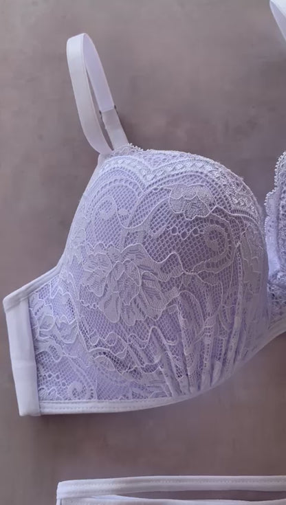 FOAM BASE BRA WITH DRAPED LACE ON THE PADDING, DOUBLE-STRING THONG