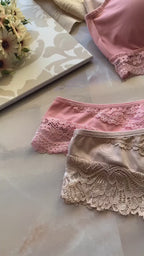 LINGERIE SET WITH REMOVABLE PADDING