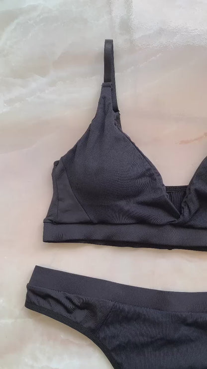 LINGERIE SET WITH REMOVABLE PADDED CUPS IN RIBBED FABRIC