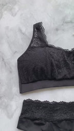 PLUS-SIZE LACE TOP LINGERIE SET