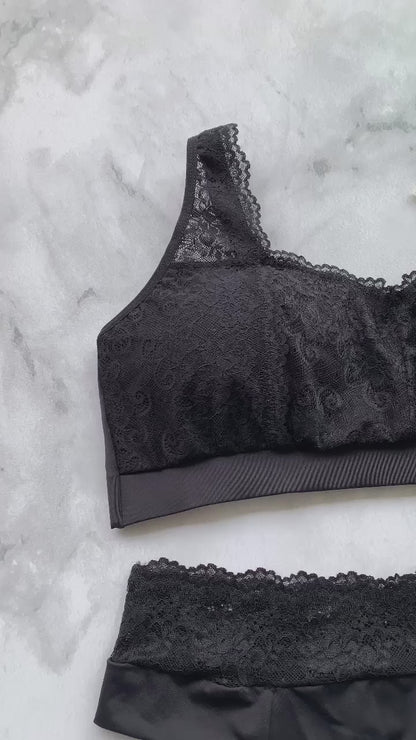 PLUS-SIZE LACE TOP LINGERIE WITH REMOVABLE PADDING, PANTY WITH DOUBLE BACK DESIGN