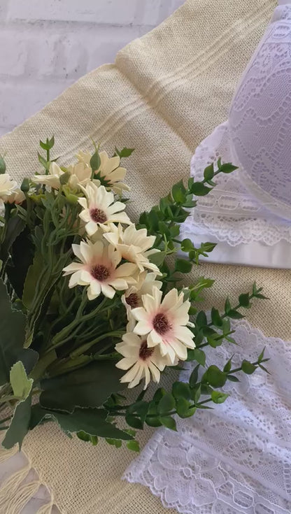 LINGERIE SET WITH REMOVABLE PADDING AND STRASS DETAIL ON THE BRA