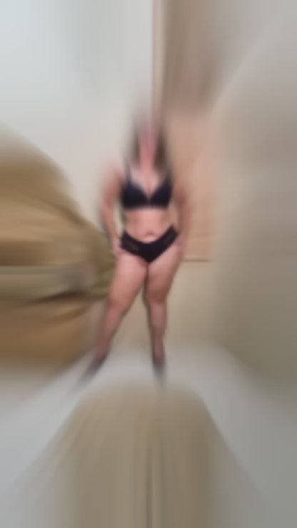 PLUS-SIZE LINGERIE SET WITH FOAM BASE IN MICROFIBER AND LACE