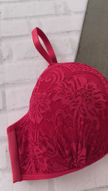 FOAM BASE BRA WITH DRAPED LACE ON THE PADDING, DOUBLE-STRING THONG