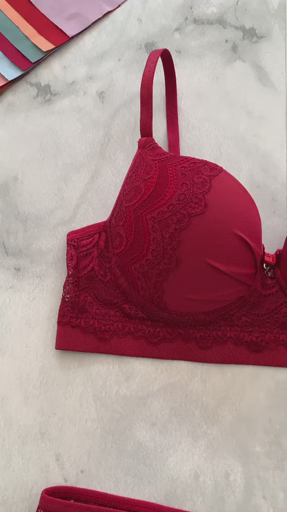 DELICATE PADDED BRA WITH REINFORCED BASE, DOUBLE-STRING MICROFIBER THONG