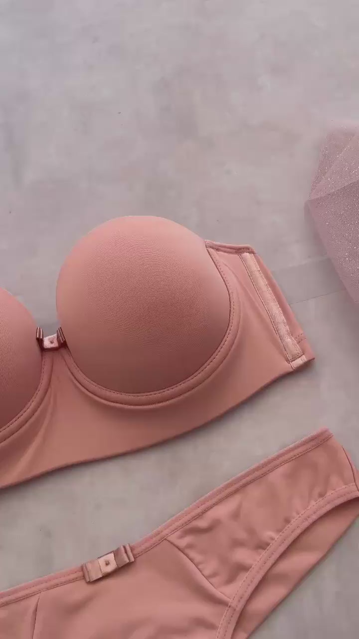 STRAPLESS BRA AND DOUBLE-STRING THONG SET
