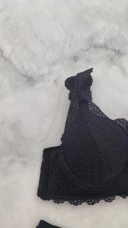 SOPHISTICATED PADDED BRA WITH LACE-DETAIL STRAPS, LACE THONG